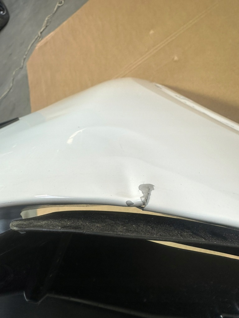 Крила правий перед, правий передній mercedes eqa h243, w243 c149 Зі Шроту