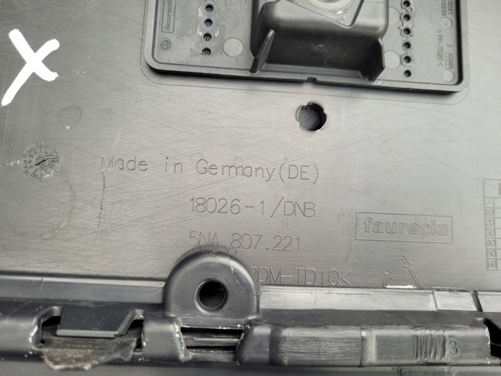 Vw tiguan 2 2 | бампер перед решётка  решётка средняя 5na853677a | 1297 Недорого