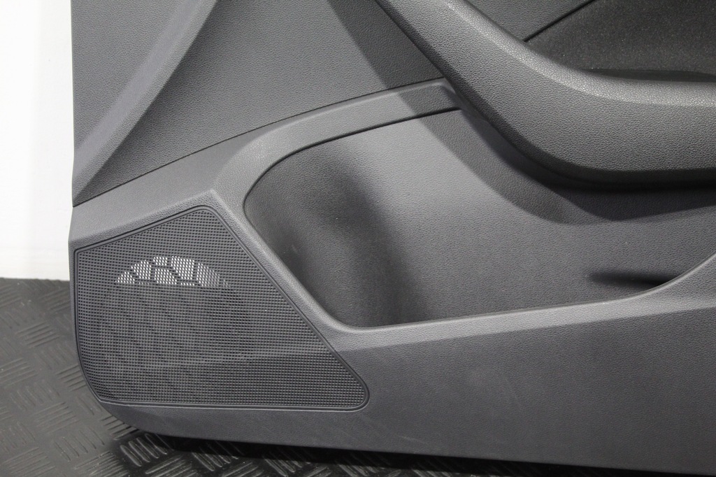 фото №5, Обшивка обивка дверь правый перед skoda scala 657