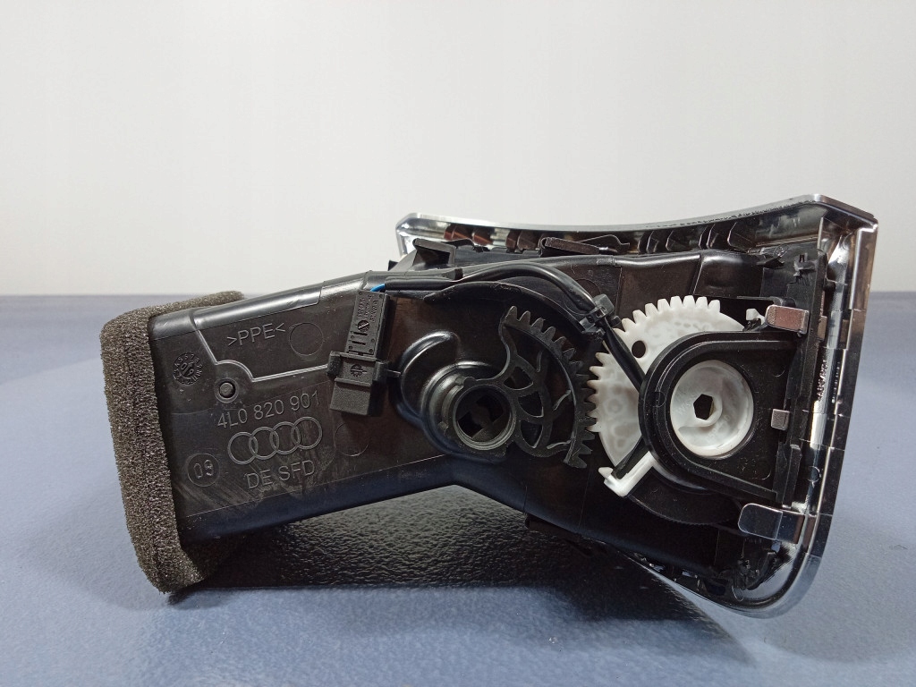 фото №6, Audi q7 i 4l решётка обдув панели левая 4l0820901t