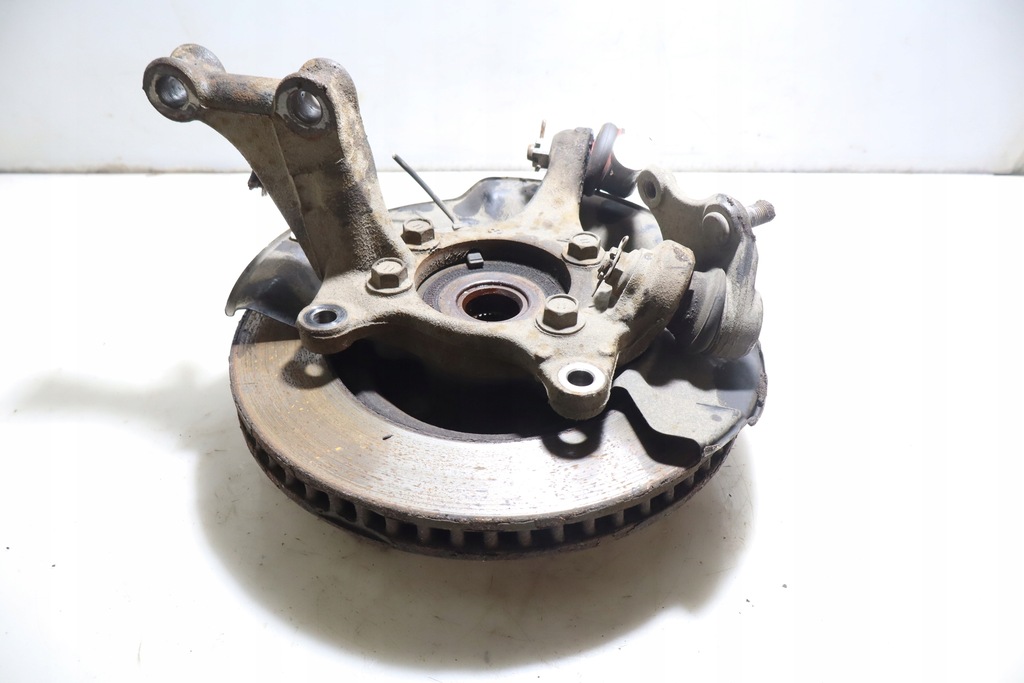 фото №3, Поворотный кулак ступица правый перед rav4 iii 2.2d4d