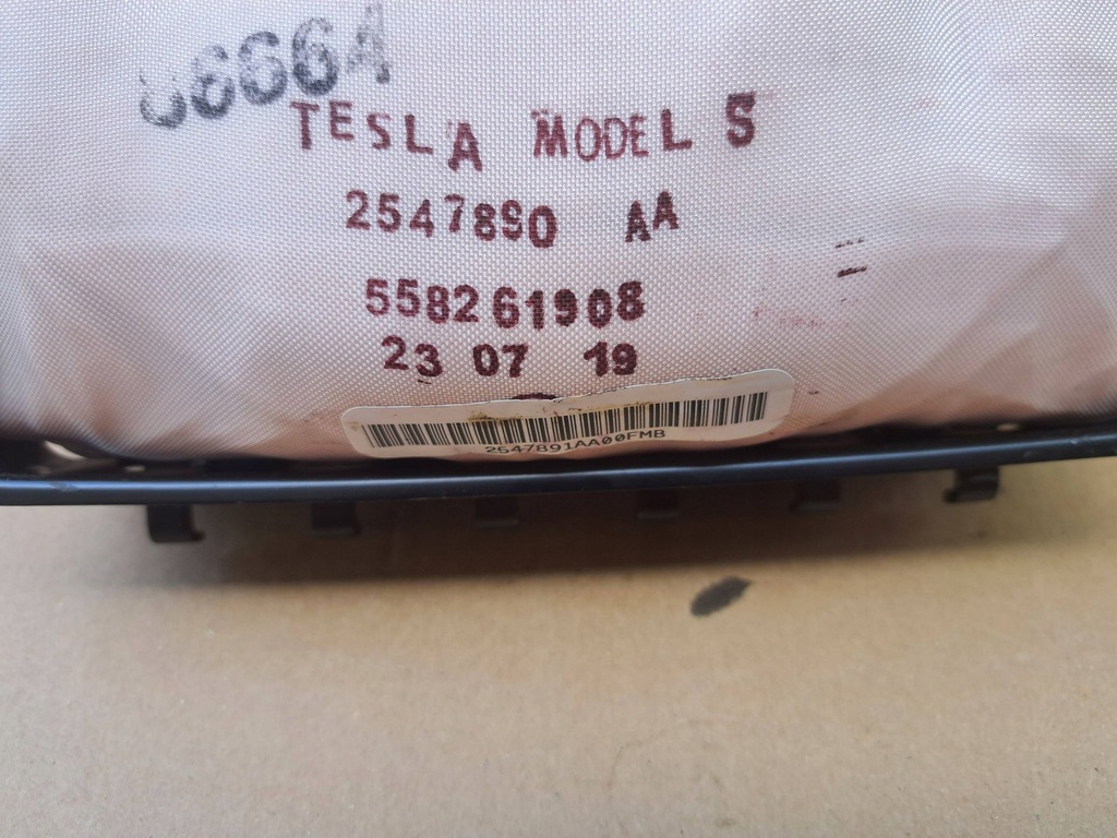 фото №7, Tesla s подушка повітряна подушка безпеки пасажира