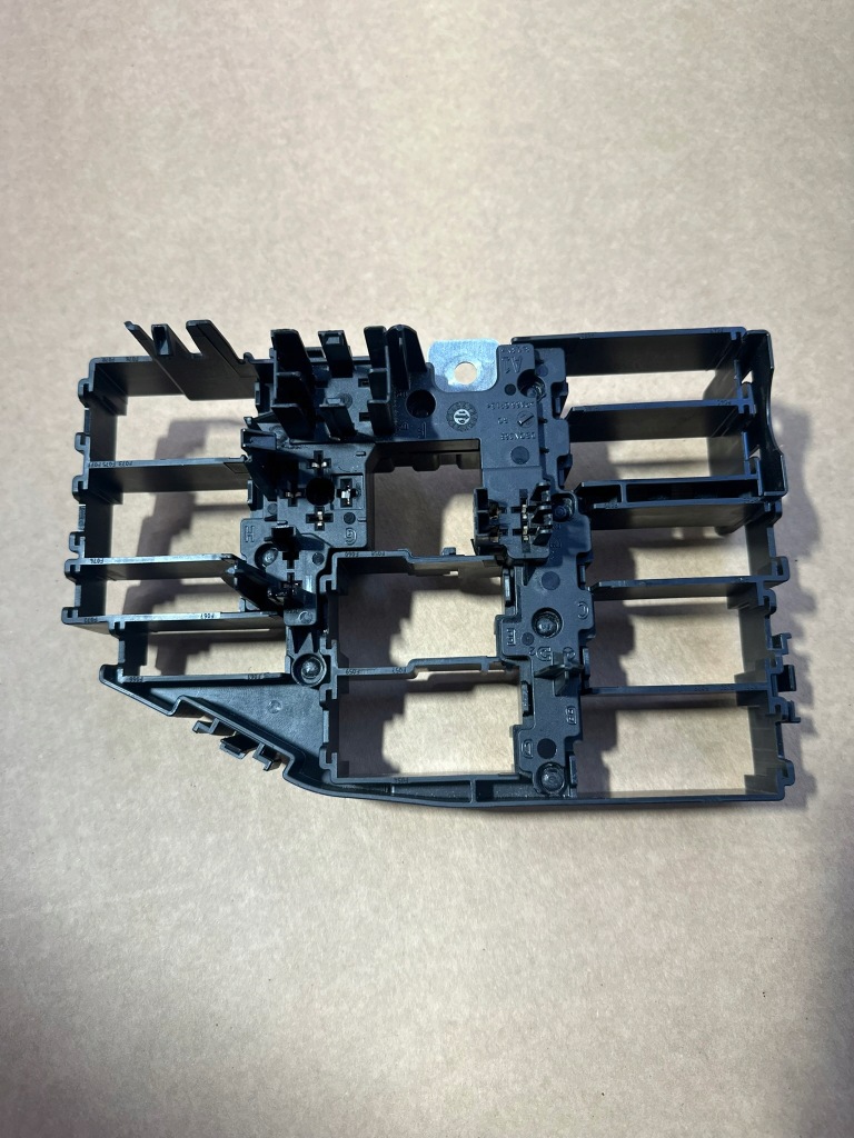 фото №6, Коробка запобіжників, рамка запобіжників, кронштейн mercedes b klasa w247