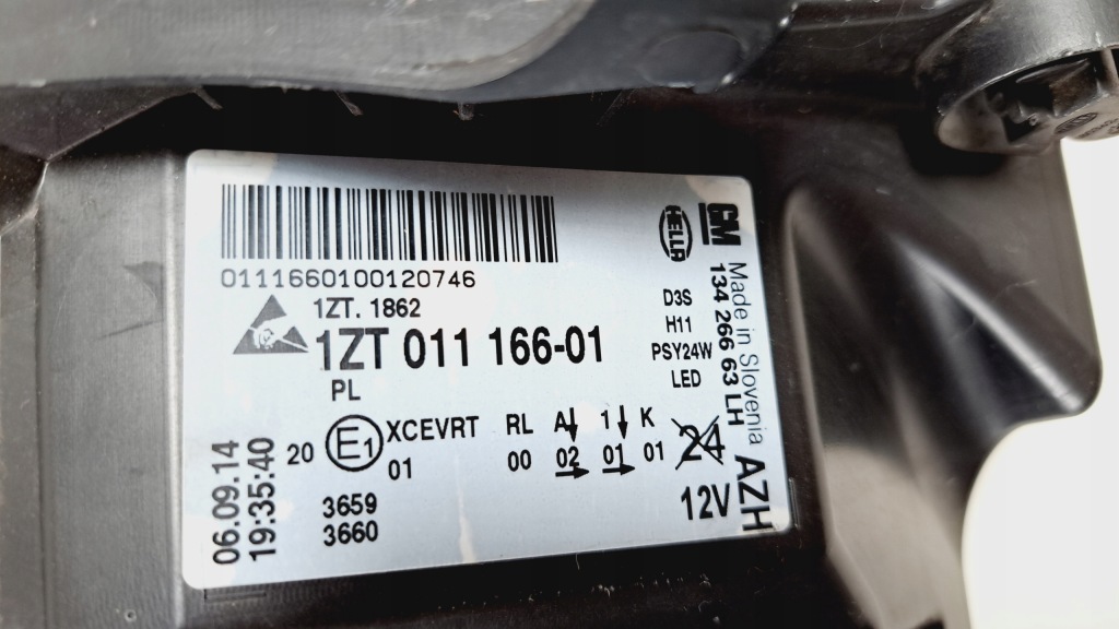 Opel insignia a рестайлінг  фара ліва ксенон led 13426663 в Україні