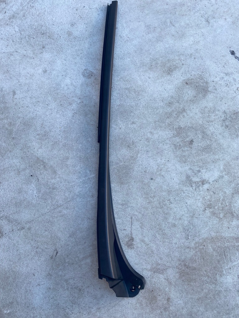 фото №1, Молдинг стекло правая renault trafic iii 727608750r