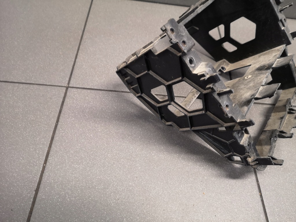 фото №6, Рамка консолі радіо vw golf v 1k0858089