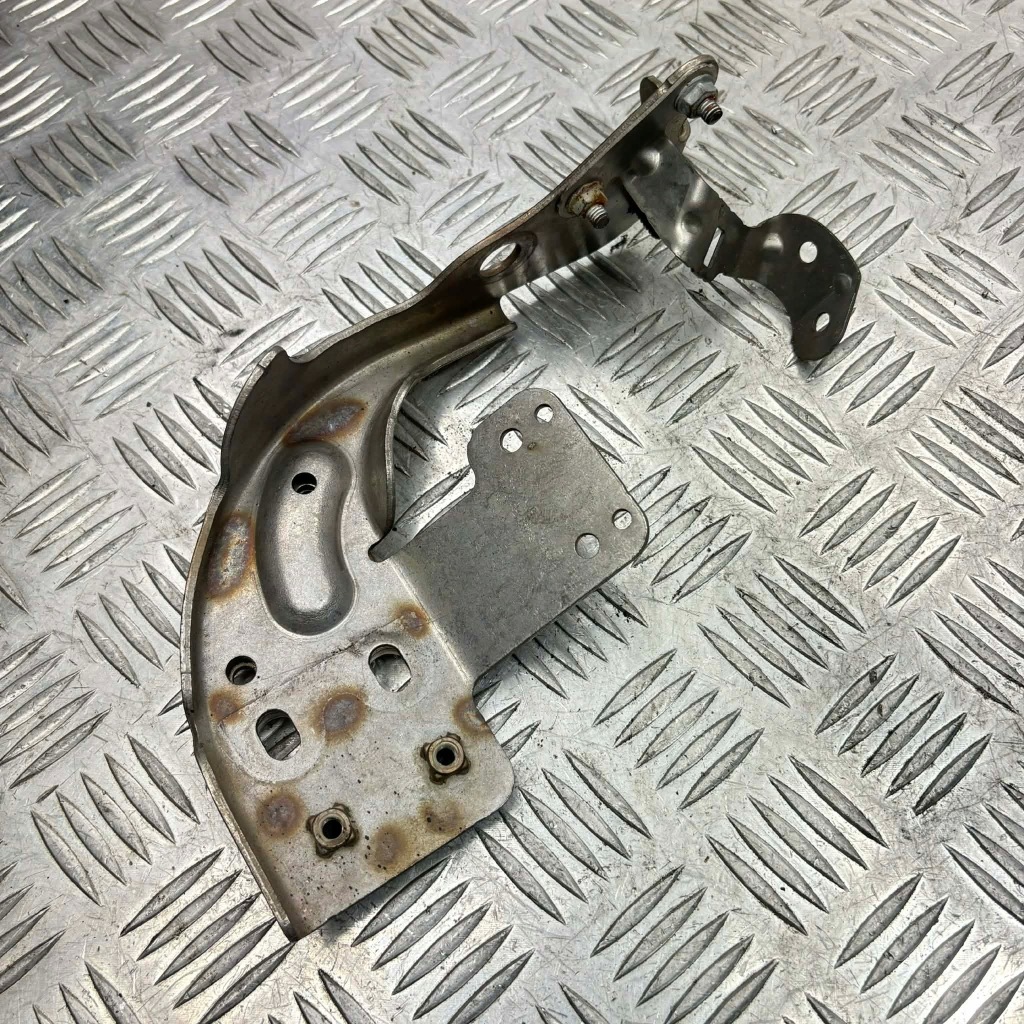 Купити Кронштейн кронштейн кронштейн каталізатора xc90 ii