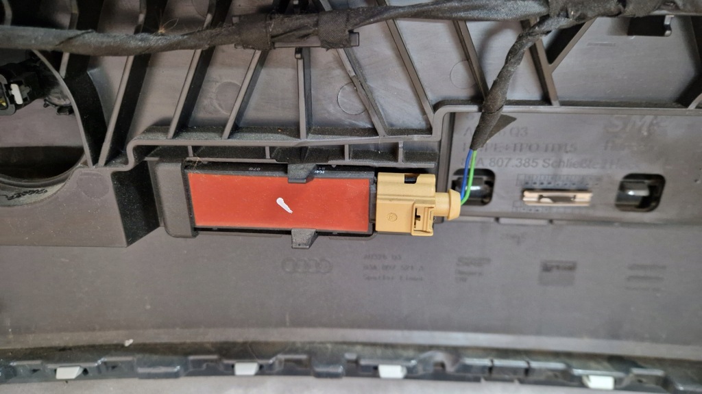 Бампер audi q3 lift 83a w цвет lx7m pdcx4 bez покраска ideał Киев