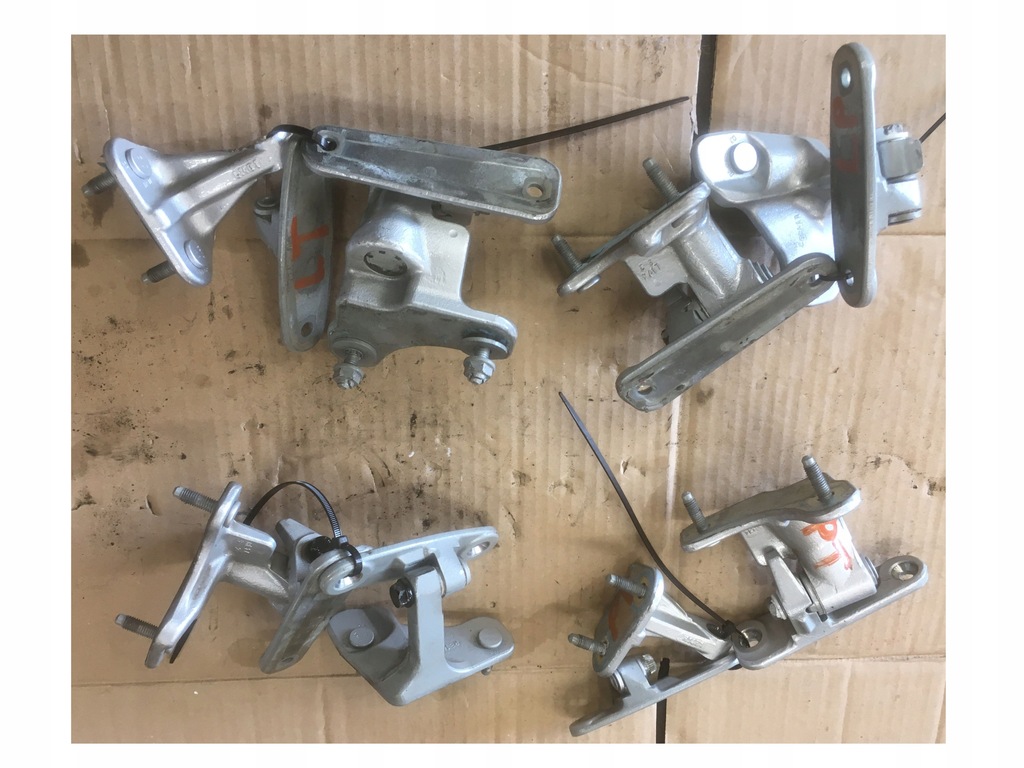 фото №1, Петли дверь mercedes glk x204 лак 775