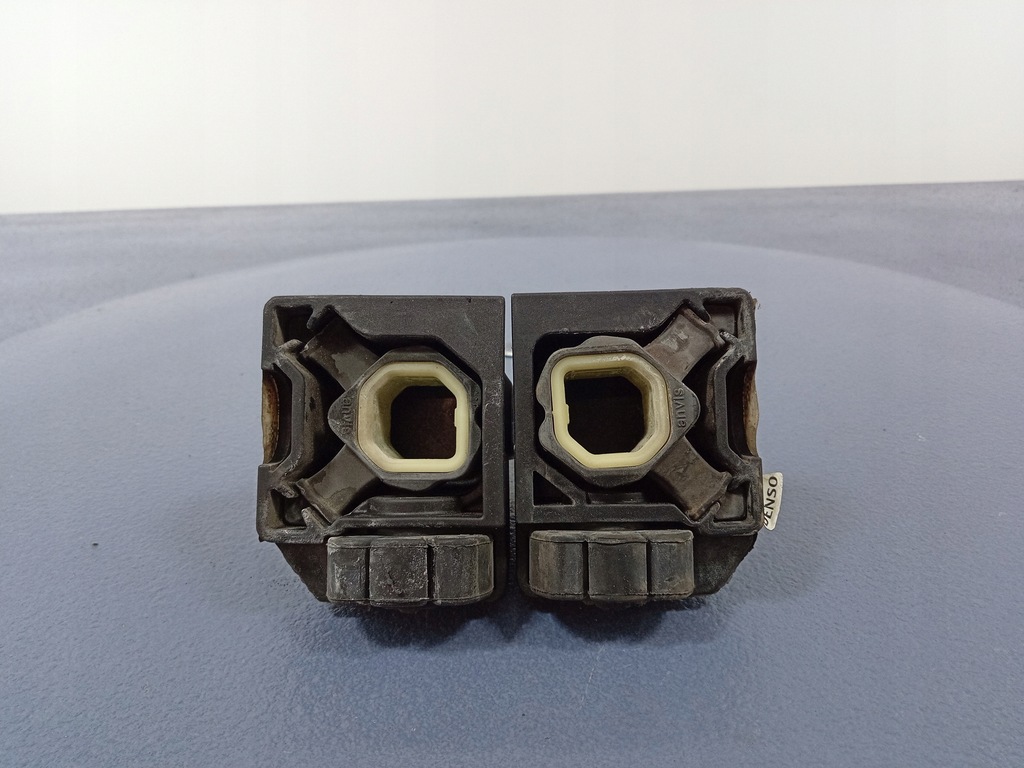 фото №8, Alfa romeo giulia тримачі радіатора wody 2 szt