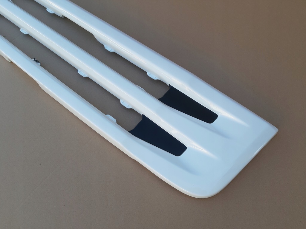 фото №4, Scania r xpi лавка решётка радиатора решётка радиатора нижняя подножка