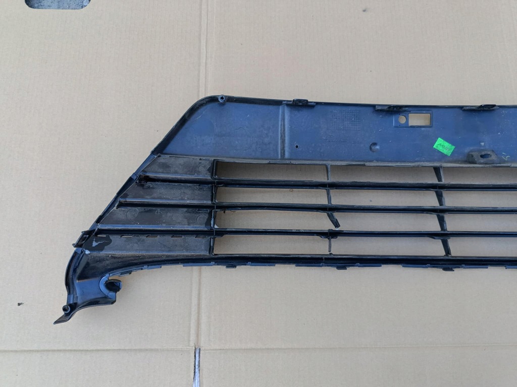 фото №9, Решётка бампера перед решётка радиатора передняя toyota auris e18 ii 13- 53112-02390