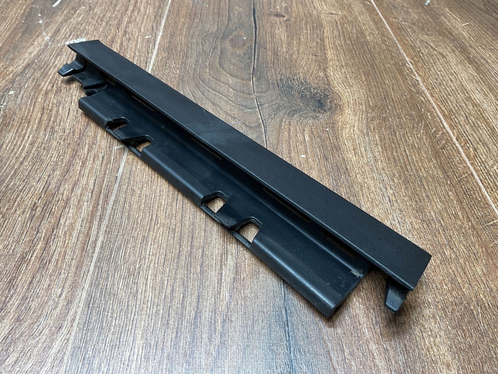 Молдинг бампера лівий задня porsche cayenne 9y0 9y0807819a в Україні