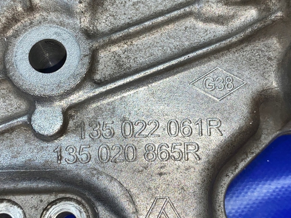 фото №11, Крышка распределительного вала clio iv dacia sandero 0.9tce 135022061r h4b b408