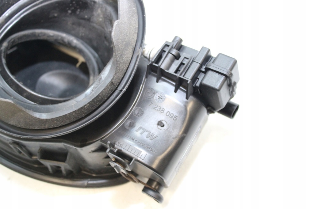 фото №8, Кришка заливної пального 7238095 bmw 1 f20 f21 mineralweiss