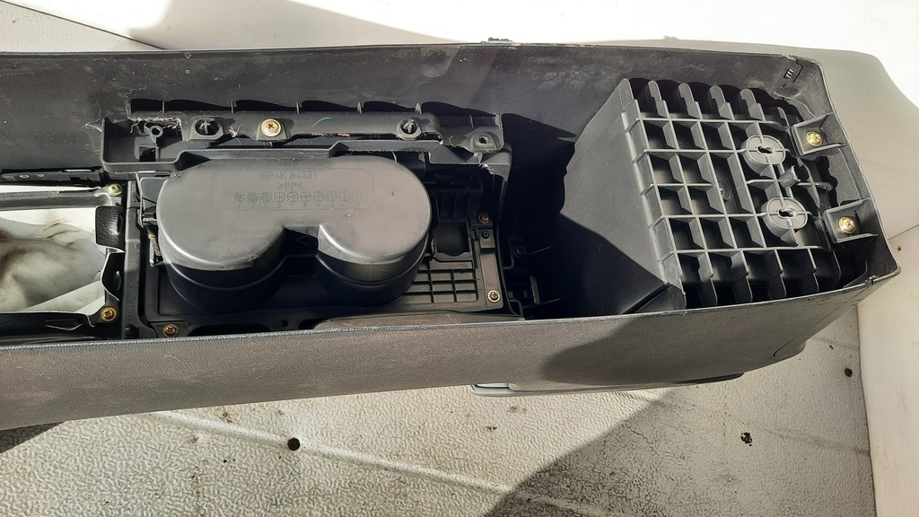 фото №7, Подлокотник mazda 3 05r hb 1.6citd