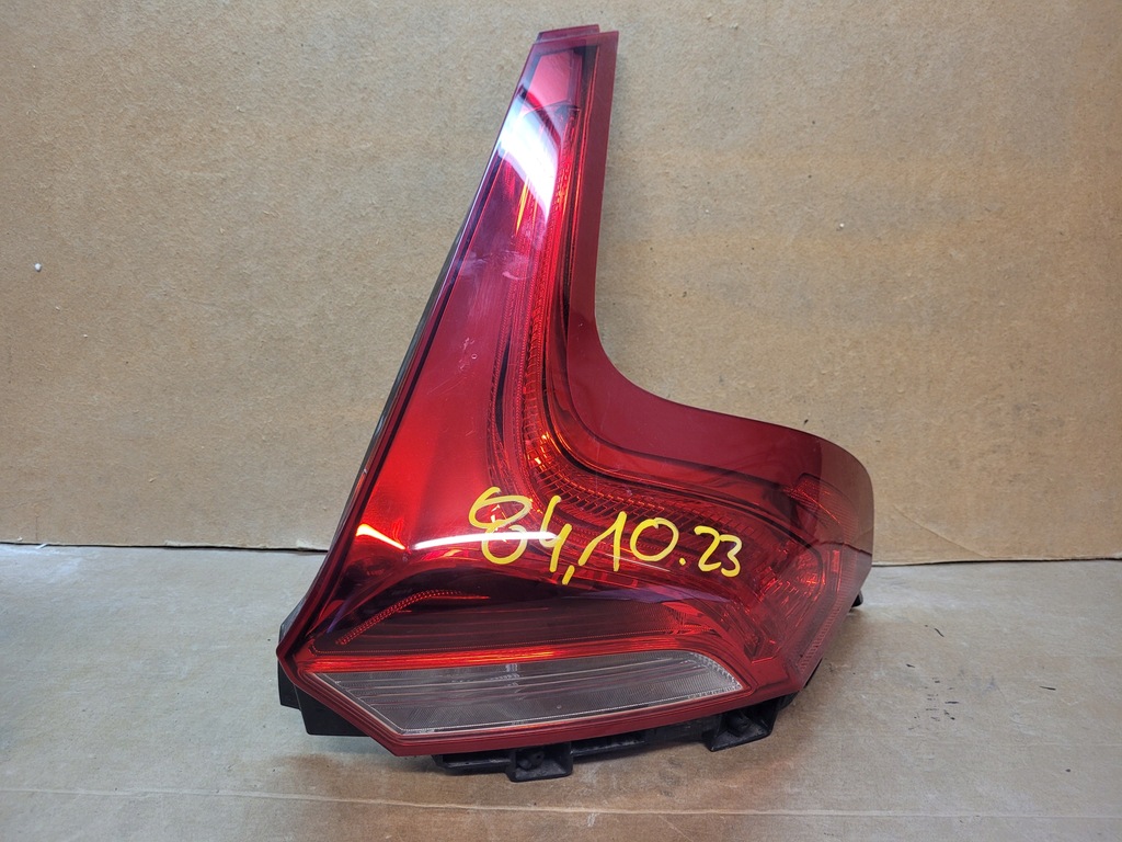 фото №1, Лампа правый задняя volvo v40