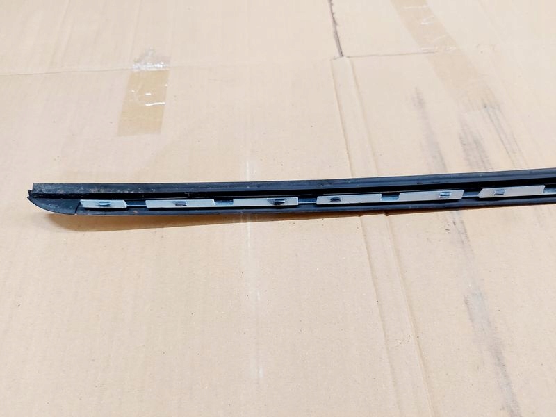 фото №7, Hyundai i40 kombi молдинг скло лобове ліва ncw