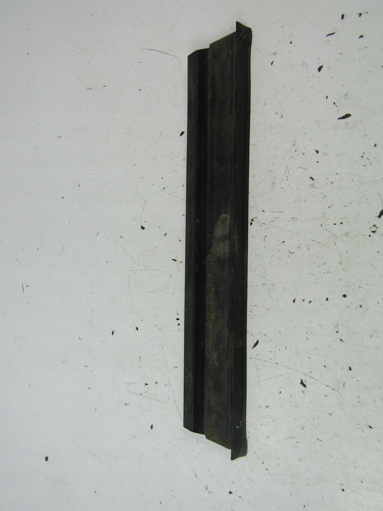 фото №1, Mercedes w201 молдинг порог задняя правая 82-88 4d czarna