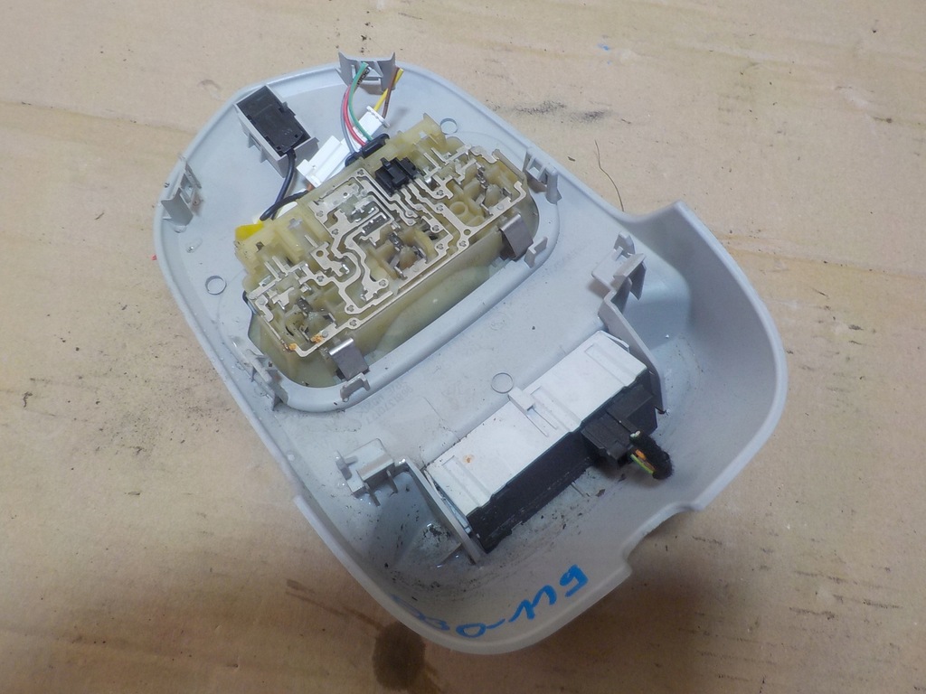 фото №6, Peugeot 3008 1.6b лампа освітлення кабіни