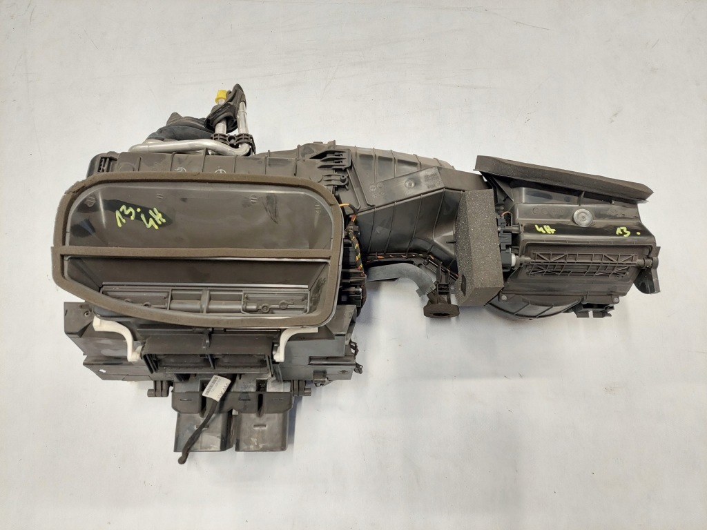 фото №1, Audi a8 s8 d4 отопитель воздуходувка 4h1820005j
