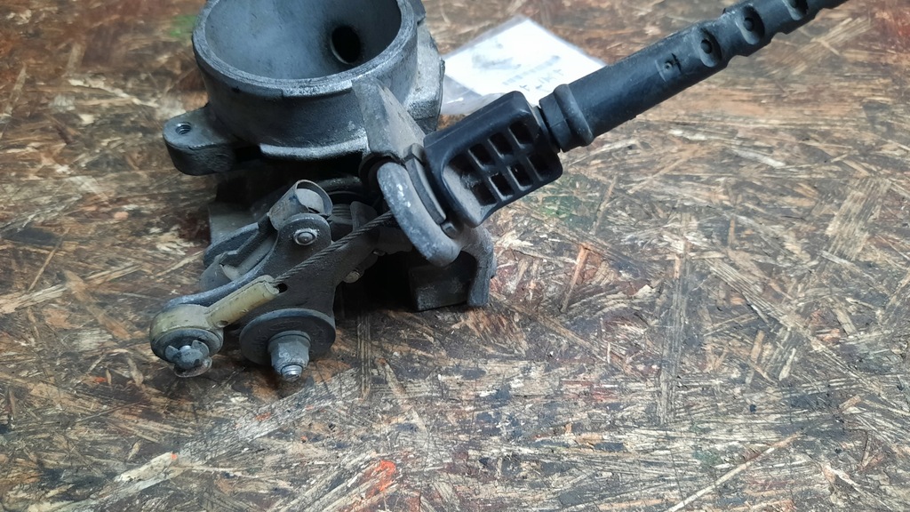 фото №5, Дросельна заслінка ford fiesta mk4 1.2b 96r