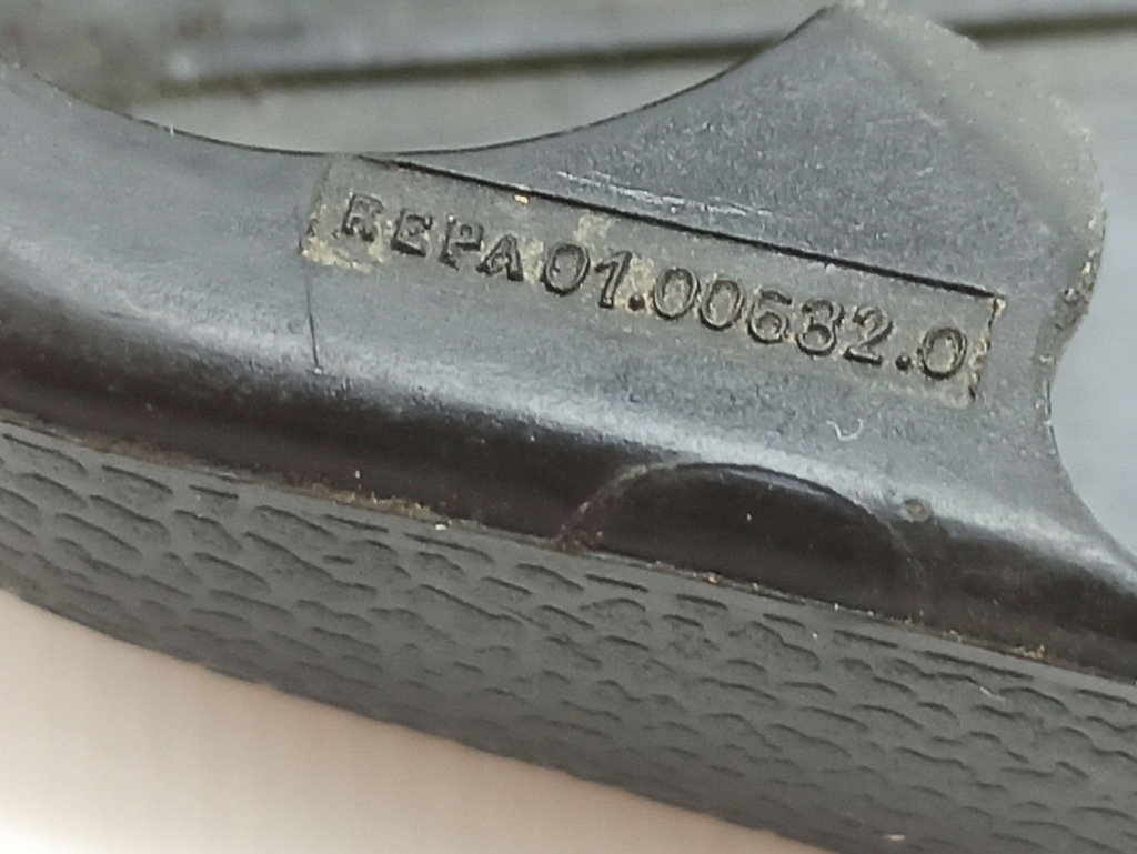 Купити Накладка поперечина безпеки mercedes-benz compakt w115 1118577196