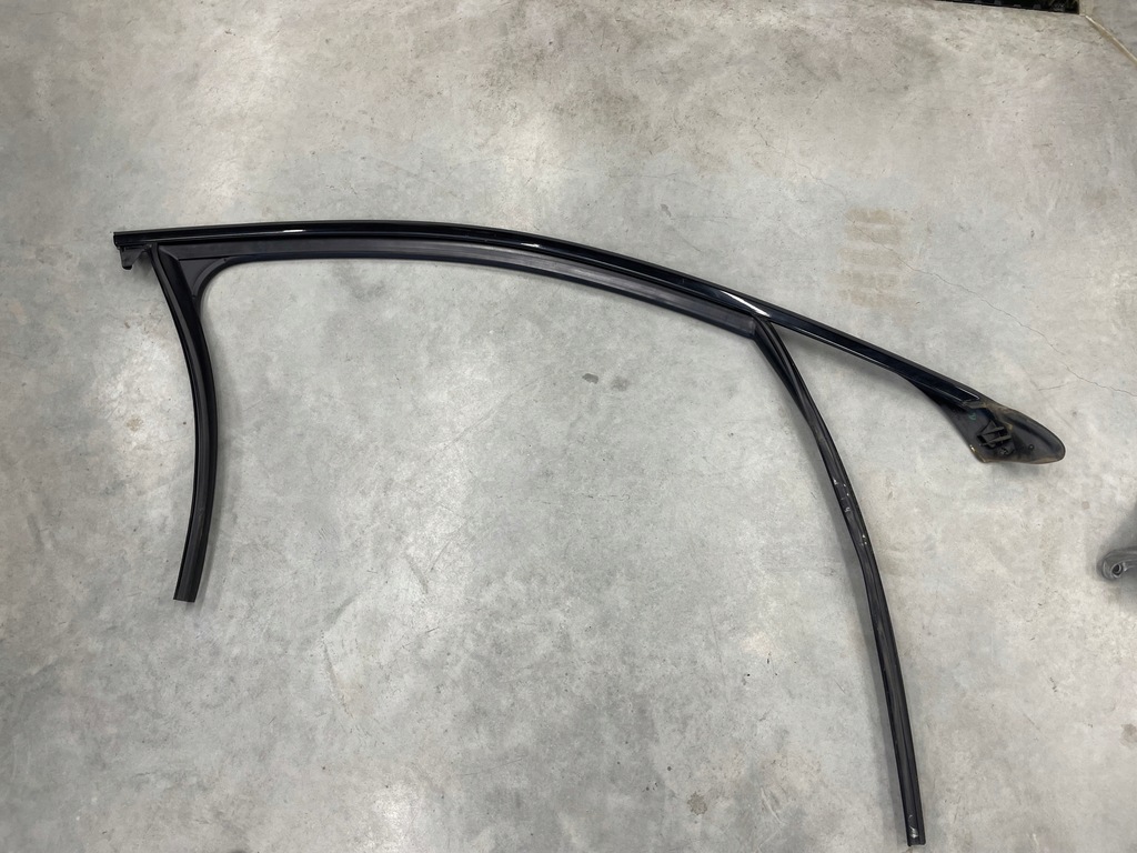 фото №1, Прокладка стекло дверь правый перед a6 s6 c7 blackshadow