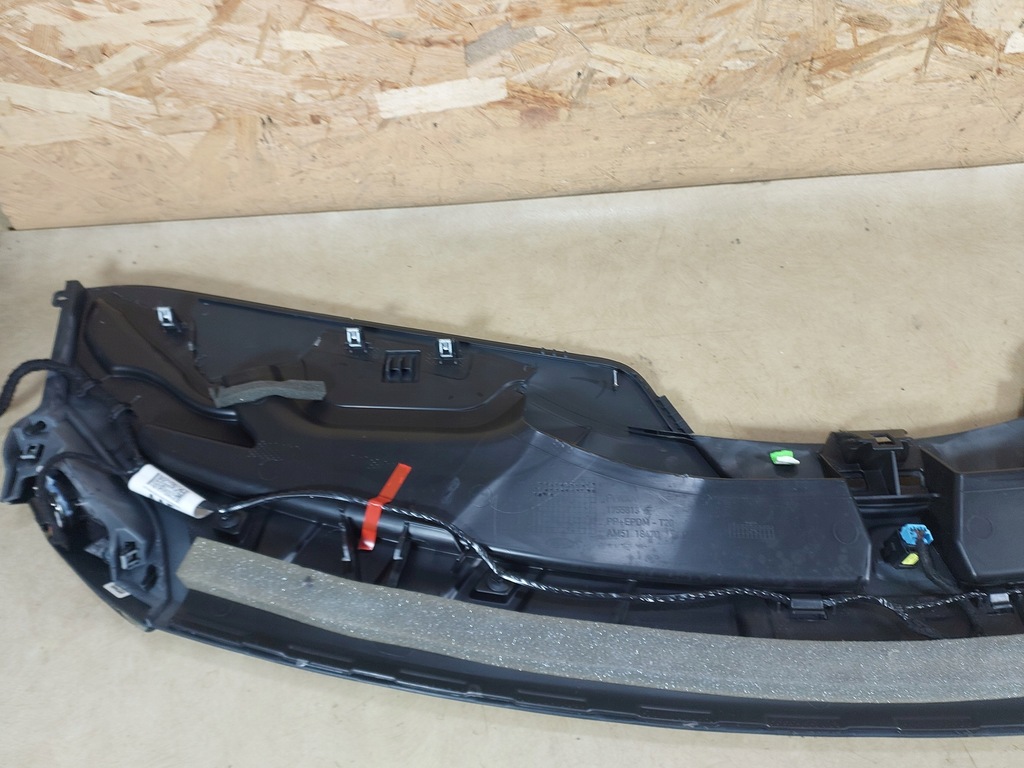 фото №8, Ford оригинальный номер am5118470 жабо внутреннее