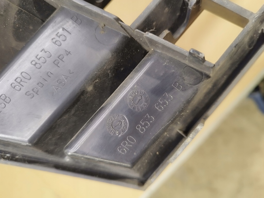 фото №8, Решітка радіатора решітка радіатора бампер перед vw polo 6r v 5 lata 2009-2014 6r0853651b