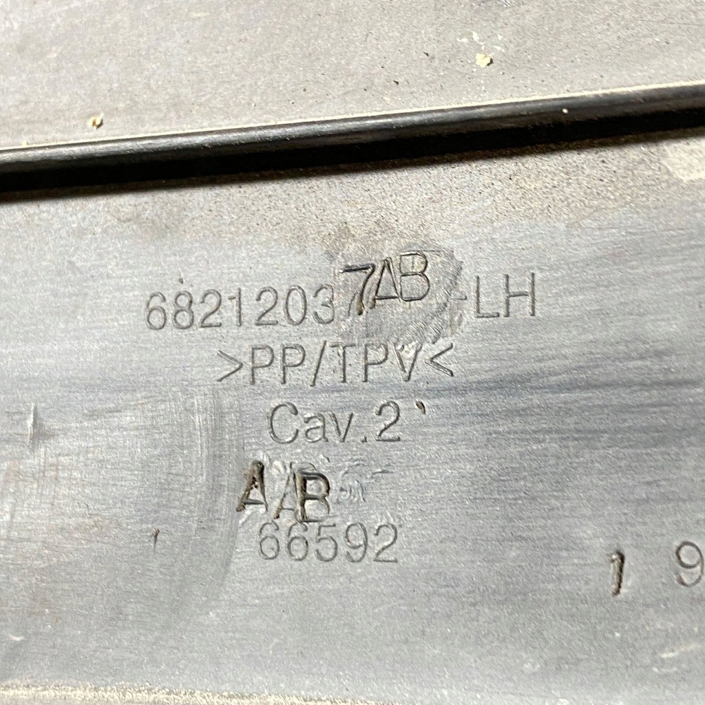 фото №8, Dodge charger 2017 ліва сторона впуск / канал повітря інтеркулер