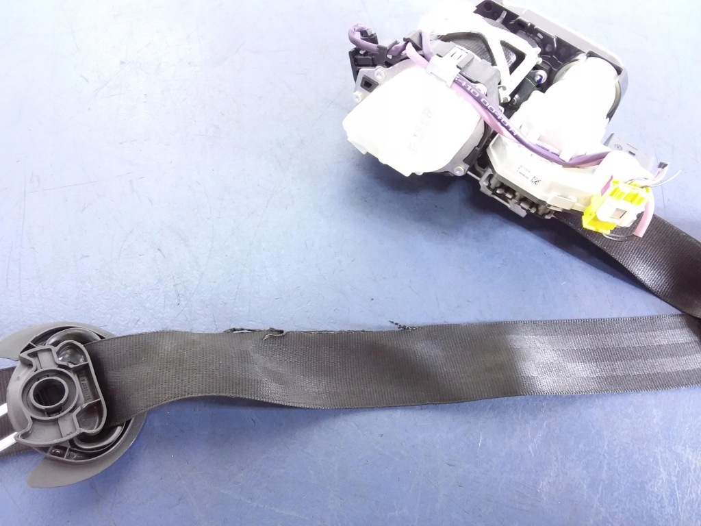 фото №1, Audi a8 d4 ремни правый przóð правый 4h0857706