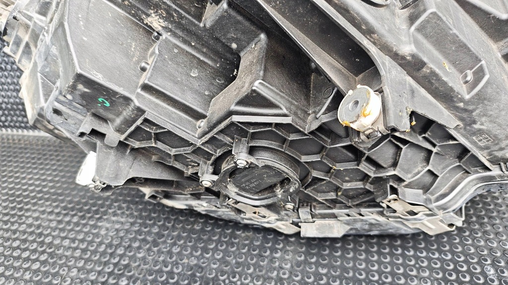 фото №12, Bmw 8 g16 g14 g15 лампа laser 8739589 треснувший стекло фары