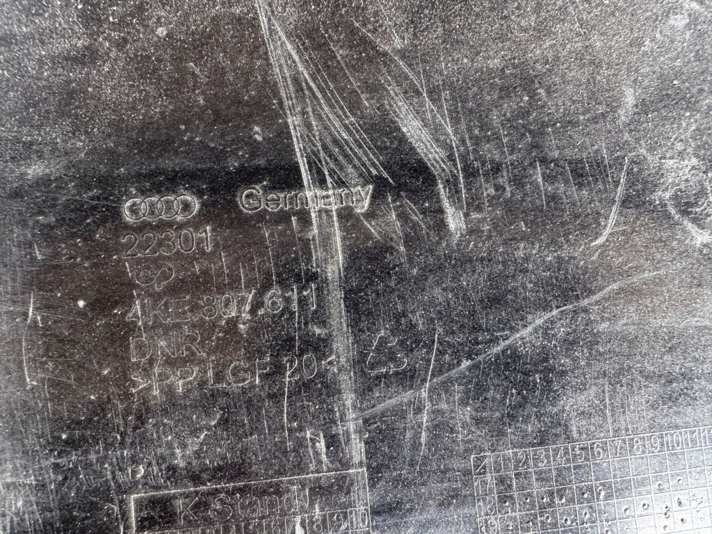 фото №10, Audi e-tron 4ke бампер перед оригінальний kompletny