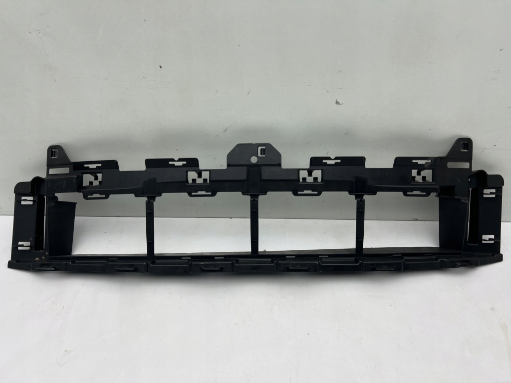 фото №1, Mercedes cle w236 amg решётка средняя бампера передний перед 23-