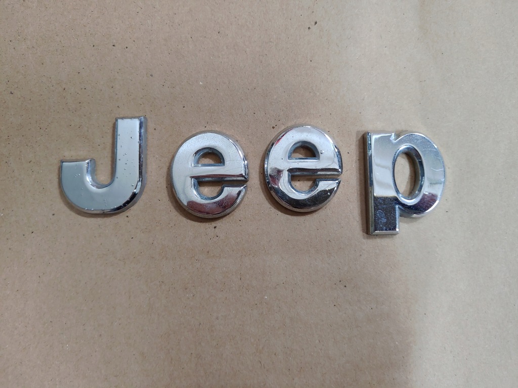 фото №1, Значок эмблема задняя крышка багажника jeep liberty оригинал
