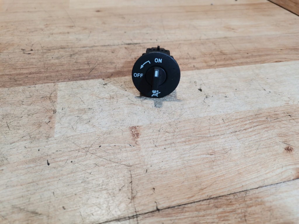 фото №1, Перемикач подушок renault scenic ii 8200169589b