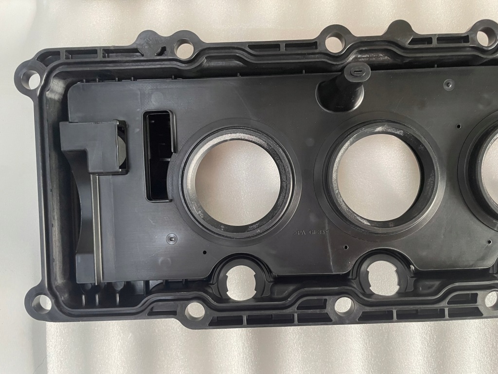 Кришка клапанів renault mascott 3.0 13264-ma70b nowa оригінал Недорого