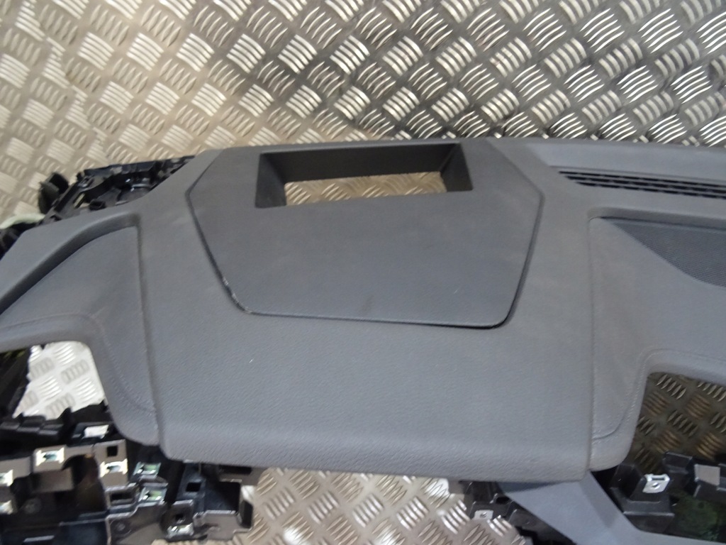 фото №5, Audi e-tron suv кожа консоль приборная панель подушки безопасности ремни hud комплект