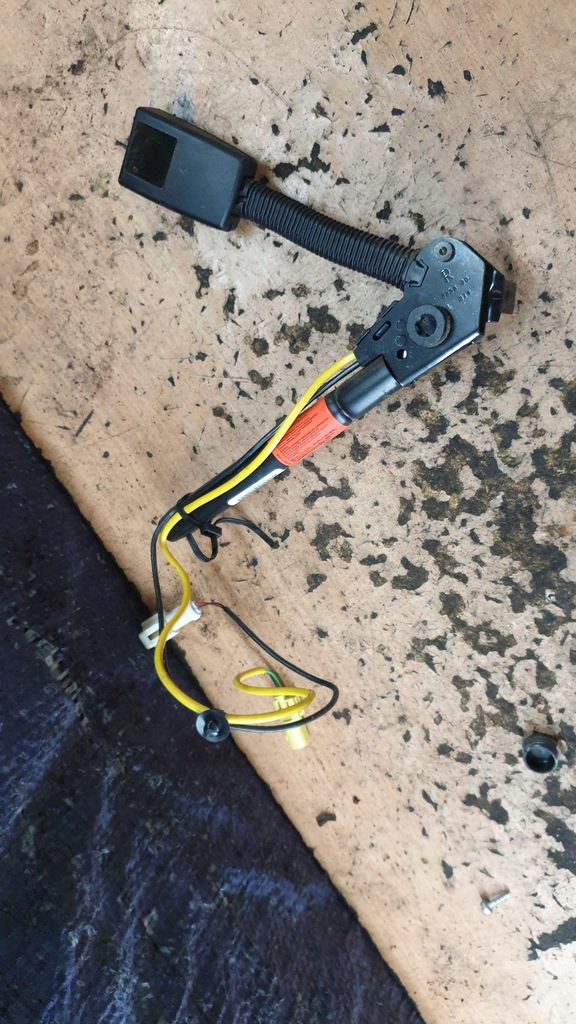 фото №1, Mazda tribute i кліпса натягувач поперечина правий перед