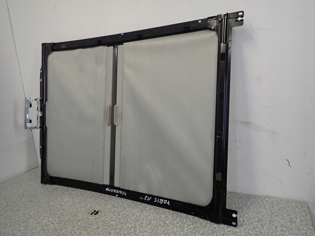 фото №6, Toyota yaris iii 11- штора панорами шторка