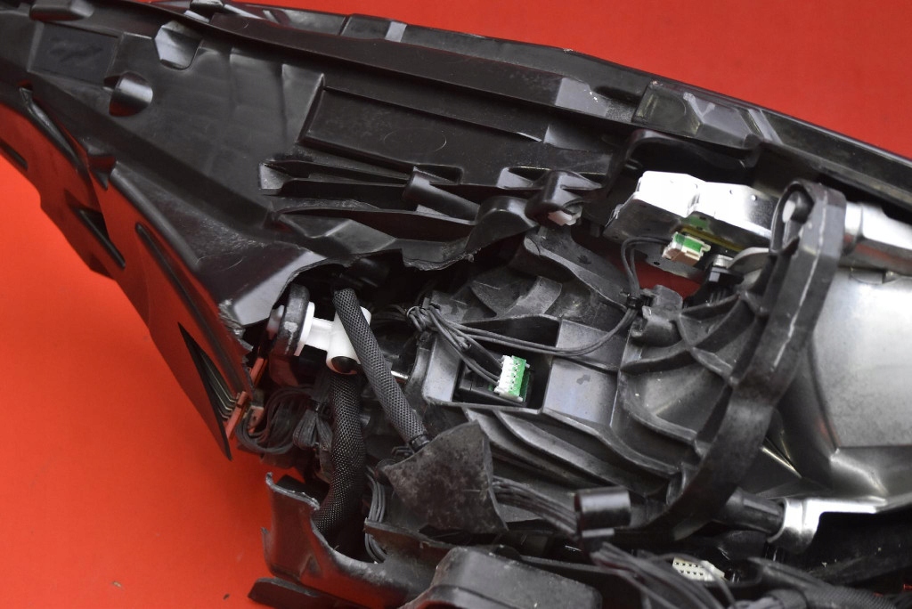 Купить Фара левый фара перед full led европа  tesla model y 20-