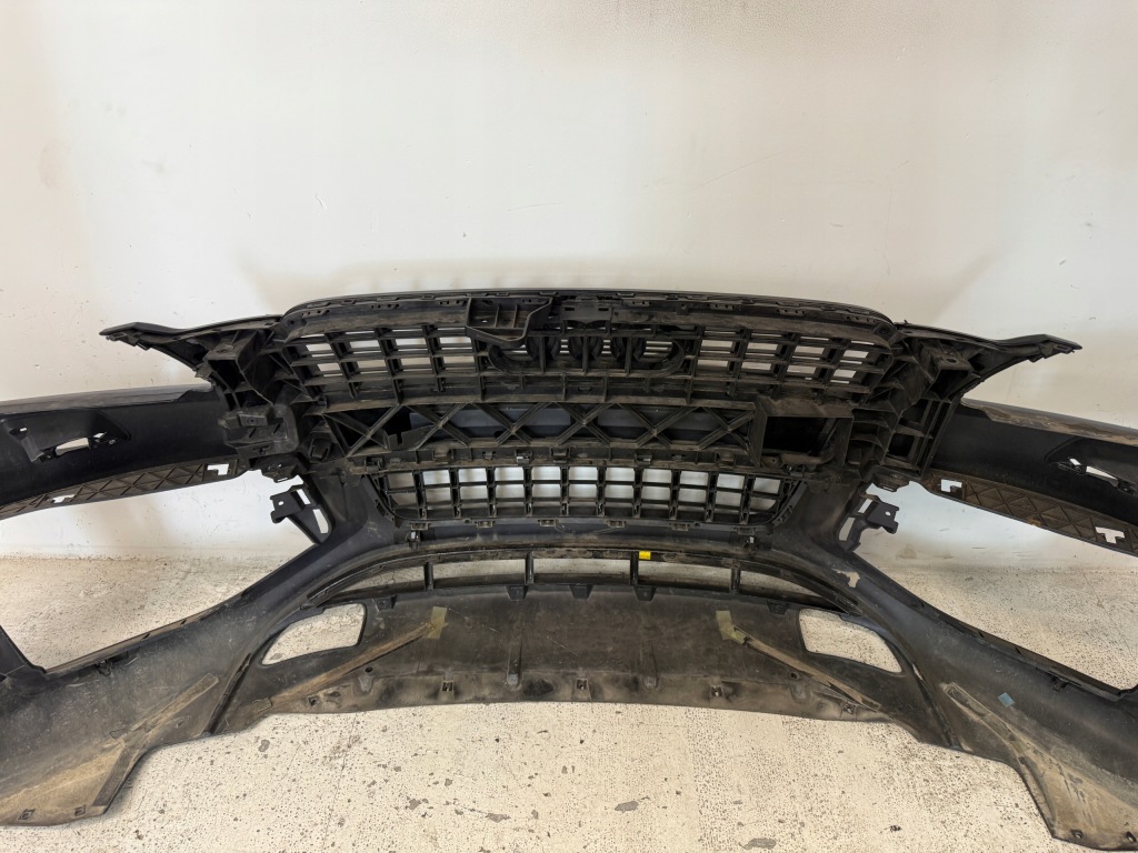 Купити Бампер перед передній audi q7 s line v12 4l