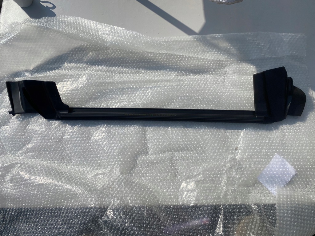 фото №1, Tesla 3 прокладка двері ліва задня 1090503-00-f