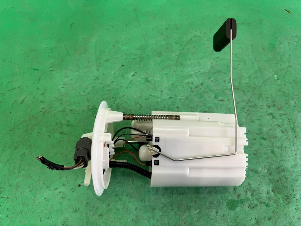 фото №1, Насос топлива датчик поплавок 172029952r renault megane 3 iii 1.2 tce 08-