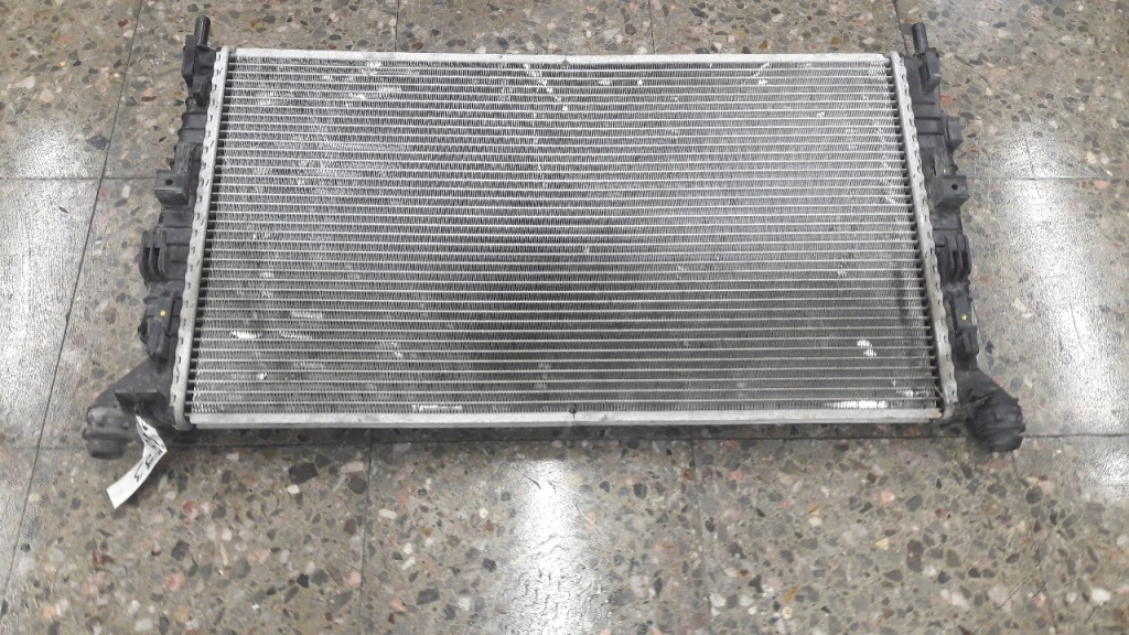 Радіатор води mazda 3 bk14 2.3 03r Зі Шроту