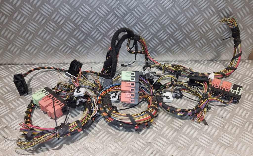 фото №9, Bmw 5 e61 электропроводка жгут модулей багажника mpm уровень pdc реле kpl