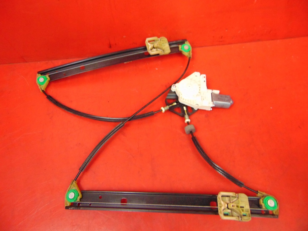 фото №1, Audi q3 8u 11- подъемник стекло левый перед eu