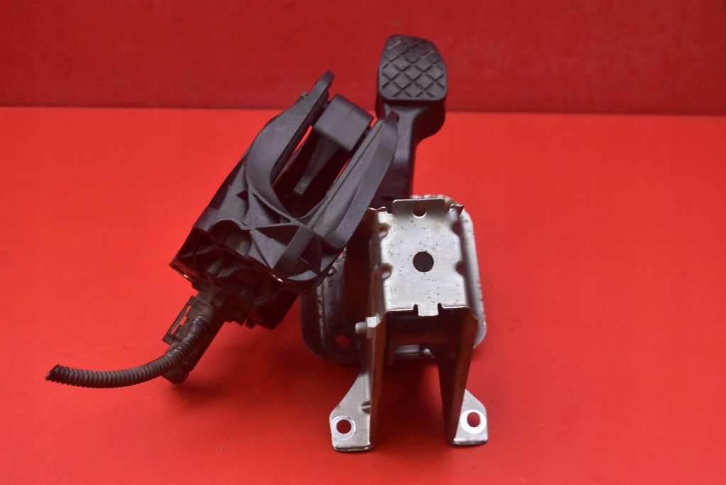 фото №5, Педаль педалі зчеплення гальмо 1k0721796k 1k1721117h skoda superb ii 1.6 tdi