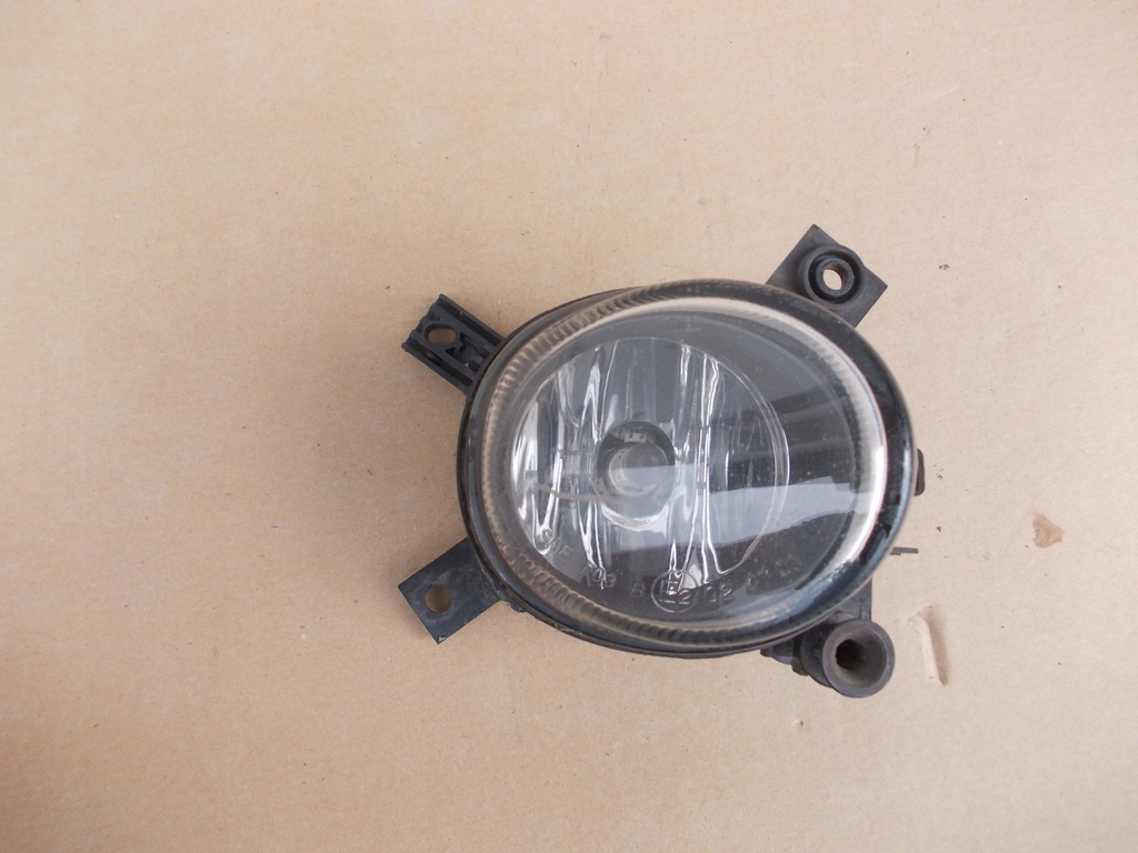 фото №1, Противотуманная фара правый audi a4 b7